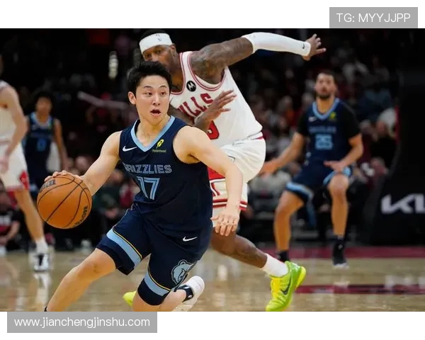 世界足球史上身高最矮的明星球员是谁他如何在绿茵场上创造传奇